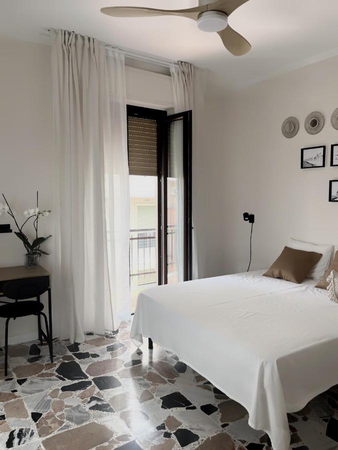 Leonardo Da Vinci Rooms Алгеро Екстериор снимка
